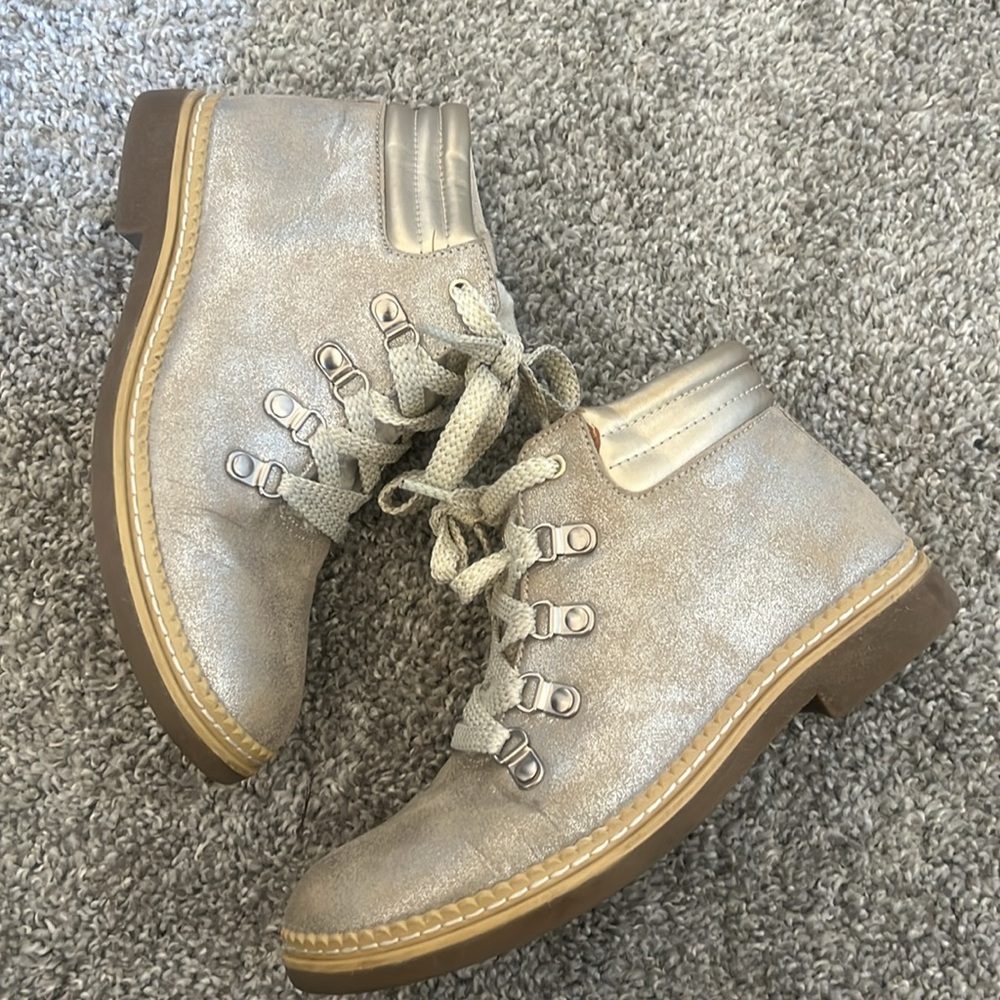 Boots 🥾